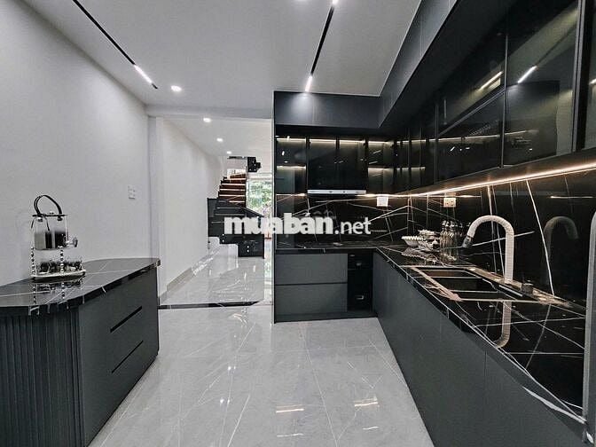 Mua là lời nhà 2.39 tỷ Đ. Hai Bà Trưng, Đông Hoà, đang cho 15tr/tháng