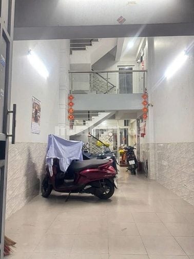 Hạ giá còn 5 tỷ 700 bán liền. Nhà Lê Hồng Phong Q10 80m2. Sổ hồng riên