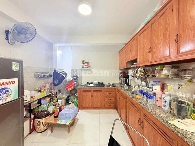 Hạ giá còn 5 tỷ 700 bán liền. Nhà Lê Hồng Phong Q10 80m2. Sổ hồng riên