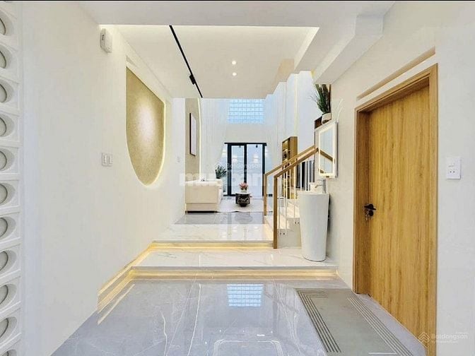 Siêu rẻ! Nhà Cô Giang, Quận 1, 4PN – 5WC, full sổ hồng, chỉ 3,5 tỷ!