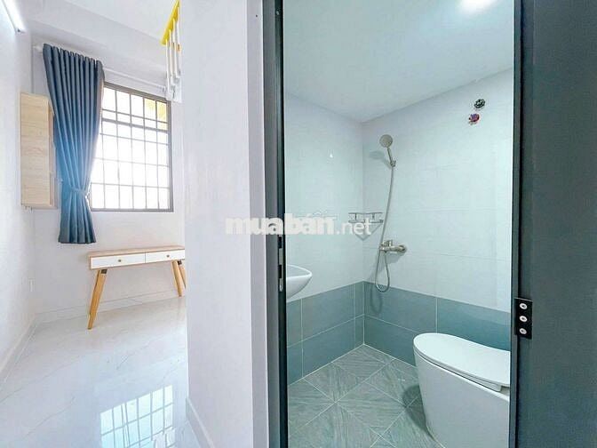 TRỐNG LẠI DUPLEX BAN CÔNG NGAY CHỢ BÀCHIỂUGẦN HIU UEF ĐẠI HỌC MỸ THUẬT