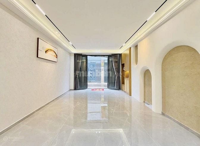 Siêu rẻ! Nhà Cô Giang, Quận 1, 4PN – 5WC, full sổ hồng, chỉ 3,5 tỷ!