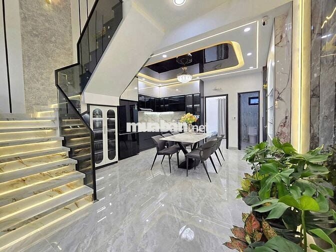 Mua là lời nhà 2.39 tỷ Đ. Hai Bà Trưng, Đông Hoà, đang cho 15tr/tháng