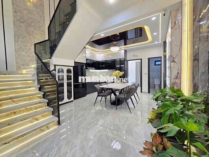 Mua là lời nhà 2.39 tỷ Đ. Hai Bà Trưng, Đông Hoà, đang cho 15tr/tháng