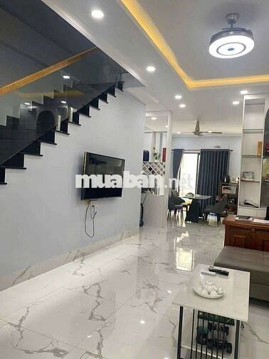 NHÀ 1T2L 5x20 4PN 4WC, SẴN MÁY LẠNH. NẰM NGAY TÔ NGỌC VÂN, Ở + VP CTY