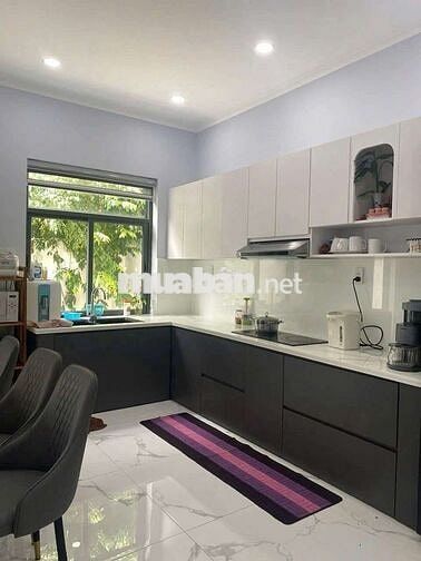 NHÀ 1T2L 5x20 4PN 4WC, SẴN MÁY LẠNH. NẰM NGAY TÔ NGỌC VÂN, Ở + VP CTY
