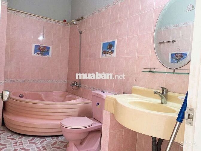 Cho thuê CHDV Studio Ban công rộng, Cửa sổ rộng ánh sáng tốt Tại Emart