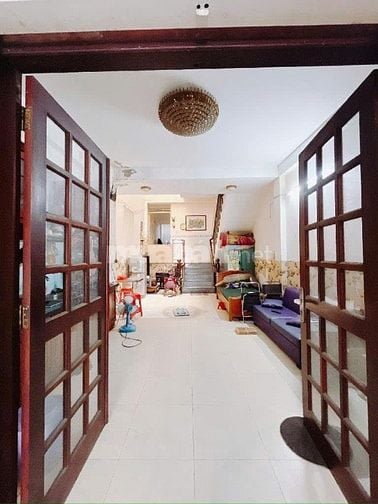 Nhà 3 tầng hẻm xe hơi 1 sẹc gần ngã tư Nguyễn Thị Thập Quận 7. 4,5*28 