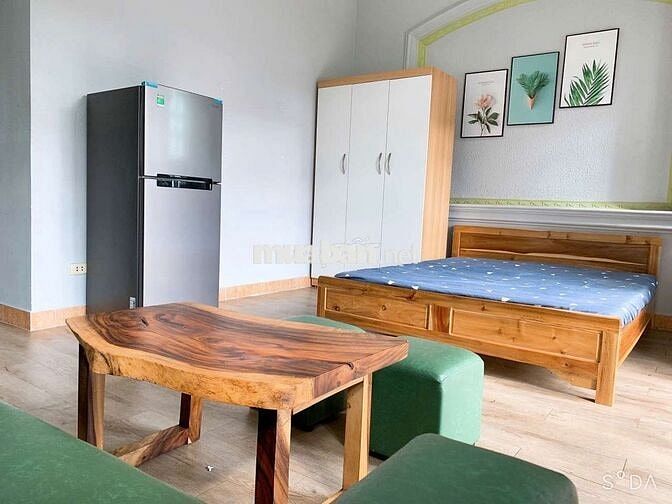 Cho thuê CHDV Studio Ban công rộng, Cửa sổ rộng ánh sáng tốt Tại Emart