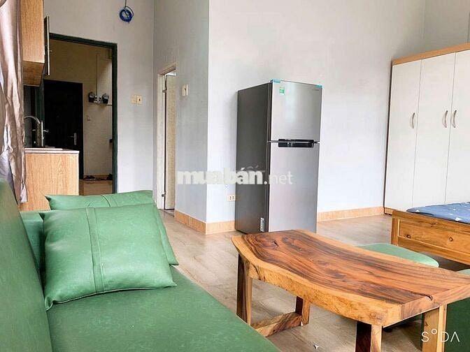 Cho thuê CHDV Studio Ban công rộng, Cửa sổ rộng ánh sáng tốt Tại Emart