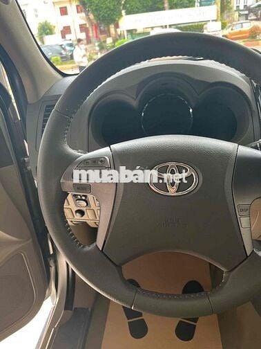 Toyota Fortuner 2013 2.5G - 100 km