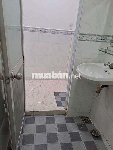 Phòng trọ 1PN có điều hoà + bếp riêng + WC + sân để xe tổng cộng 36m²