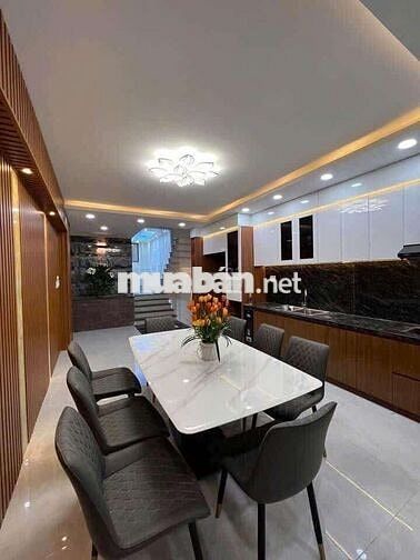 NHÀ PHỐ CÓ THANG MÁY NGUYỄN OANH 5PN