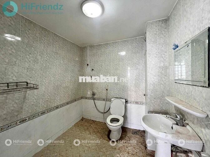 Phòng gác cửa sổ sát cầu Chánh Hưng Quận 8 diện tích siêu rộng