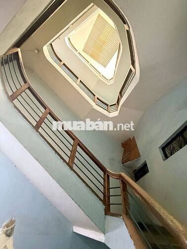 Căn hộ chung cư lầu 2 thang bộ, mặt tiền đường Võ Văn Kiêt