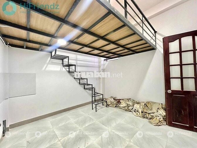 Phòng gác cửa sổ sát cầu Chánh Hưng Quận 8 diện tích siêu rộng