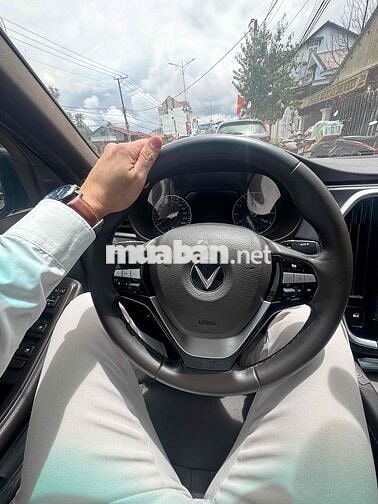 VinFast Lux A2.0 2022
