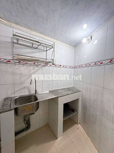 Căn hộ chung cư lầu 2 thang bộ, mặt tiền đường Võ Văn Kiêt