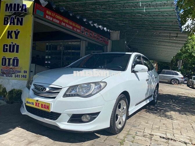 Hyundai Avante 2011 1.6 AT - 120000 km