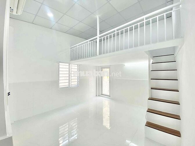 Phòng trọ Duplex 35m2 Cô Bắc, Q1, ban công thoáng mát