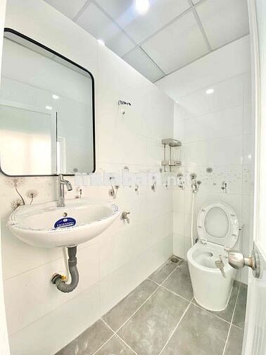 Phòng trọ Duplex 35m2 Cô Bắc, Q1, ban công thoáng mát