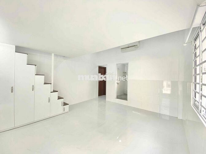 Phòng trọ Duplex 35m2 Cô Bắc, Q1, ban công thoáng mát