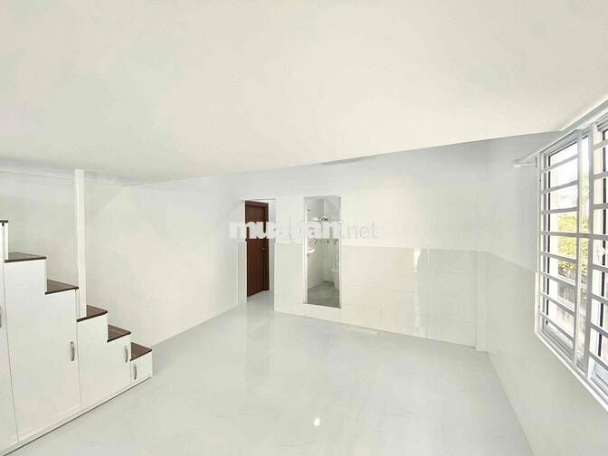 Phòng trọ Duplex 35m2 Cô Bắc, Q1, ban công thoáng mát