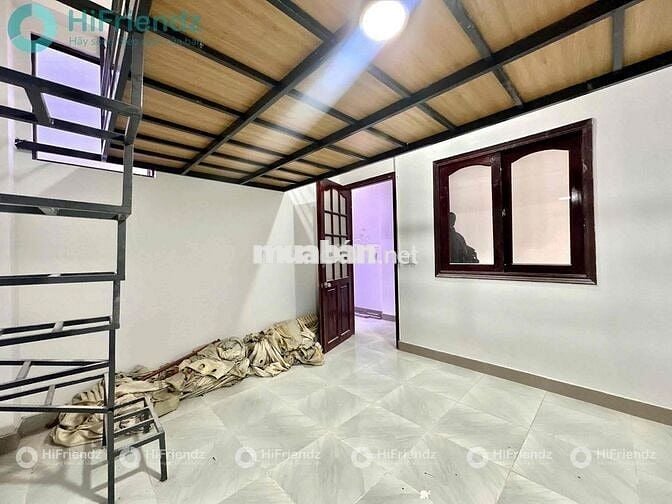 Phòng gác cửa sổ sát cầu Chánh Hưng Quận 8 diện tích siêu rộng