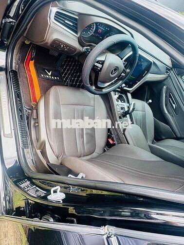 VinFast Lux A2.0 2022