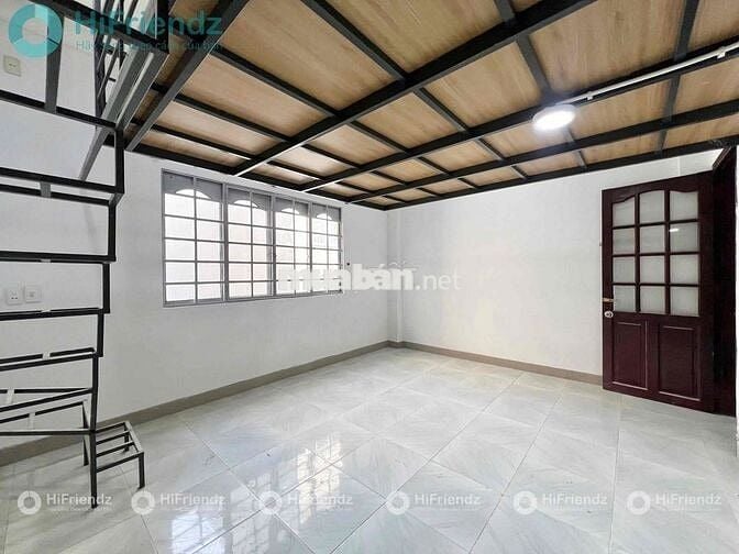 Phòng gác cửa sổ sát cầu Chánh Hưng Quận 8 diện tích siêu rộng