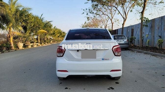 Hyundai Grand I10 số sàn 2017 màu trắng sedan