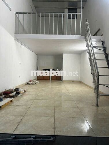 Cho thuê nhà ngõ 258 tân mai 35m2 gác xép rộng 30m ô tô đỗ cửa