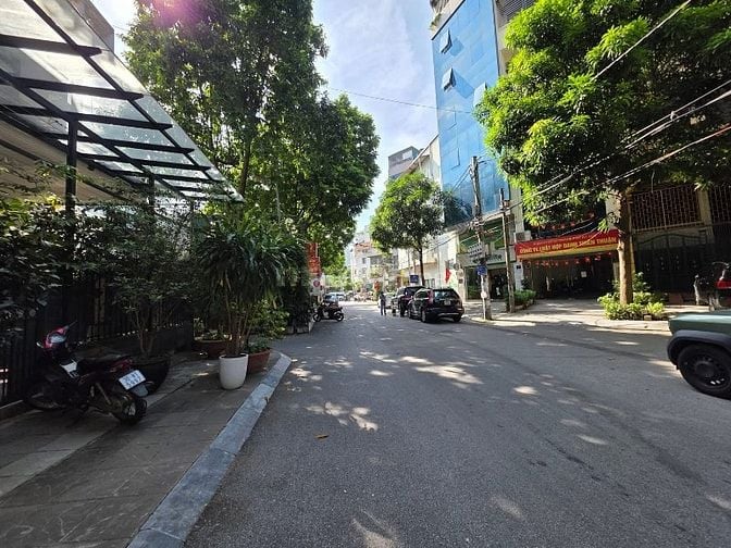 Vừa ở, vừa kinh doanh, phân lô, trung tâm Cầu Giấy, không mấy nhà bán!