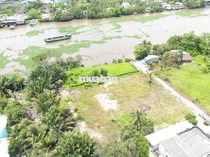 thổ cư 390m2 , giá 750tr , mặt tiền sông vàm cỏ , khu dân cư đông