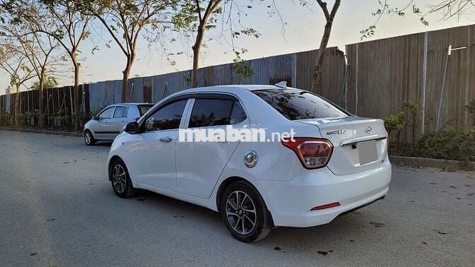 Hyundai Grand I10 số sàn 2017 màu trắng sedan