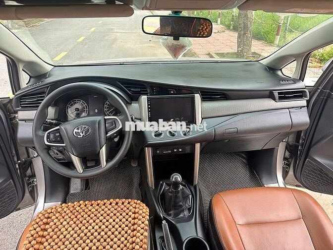 Toyota INNOVA 2.0E cuối 2017, số tay. Xe Quá Đẹp