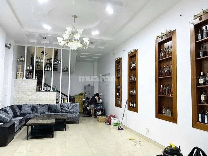 Giảm gấp 500tr còn 4ty250. Bán nhà Dương Bá Trạc Q8 70m2. Sổ sẵn