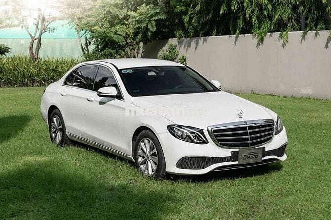 Mercedes E200 2019 đklđ 2020- Trả trước 350Tr