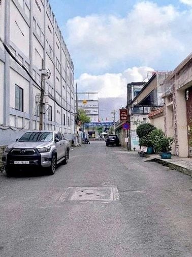 Giảm gấp 500tr còn 4ty250. Bán nhà Dương Bá Trạc Q8 70m2. Sổ sẵn