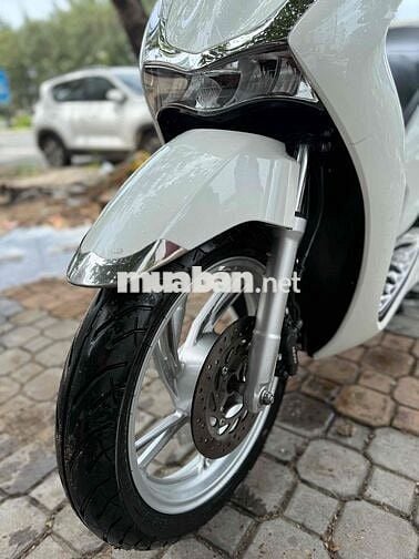 Honda SH 125 CBS 2024 màu trắng mới keng