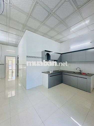 Cần Bán gấp căn nhà cấp 4 ở Đ. Nguyễn Thị Lắng - SHR - Giá 785tr