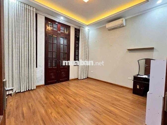 Tôi chính chủ bán gấp Tập thể đối diện k Tân Triều , kinh doanh.