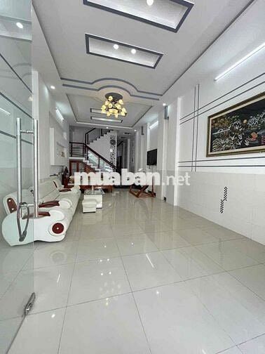 Nhà 2 lầu full nội thất kdc Hưng Phú 1
