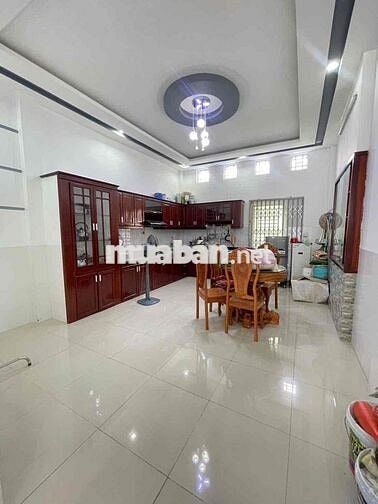 Nhà 2 lầu full nội thất kdc Hưng Phú 1