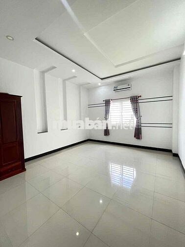 Nhà 2 lầu full nội thất kdc Hưng Phú 1