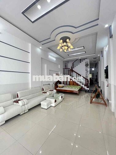 Nhà 2 lầu full nội thất kdc Hưng Phú 1