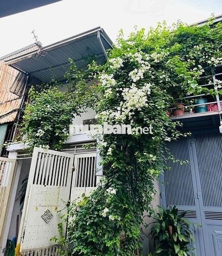 Cho thuê nhà ở mặt ngõ rộng ô tô tải đỗ tận cửa, gần trung tâm