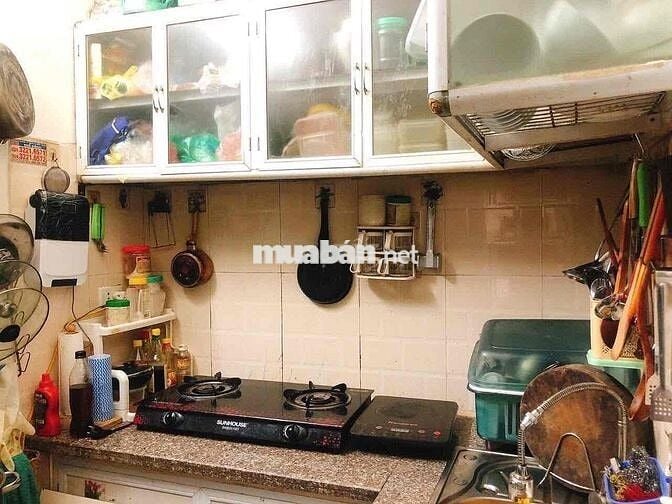 Cho thuê nhà ở mặt ngõ rộng ô tô tải đỗ tận cửa, gần trung tâm