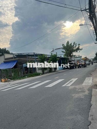 4,3 TỶ NHÀ 2 TẦNG MẶT TIỀN GẦN ĐẶNG THÚC VỊNH NGANG 7m KINH DOANH TỐT