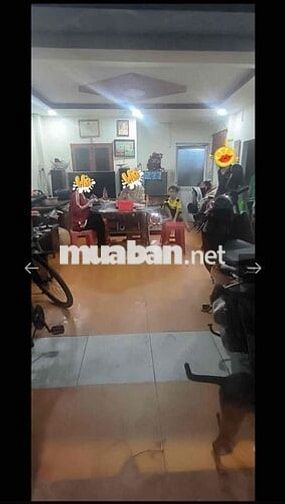 . 💎 Nhà ngang rộng độc đáo – chính chủ lâu năm, vị trí tiềm năng